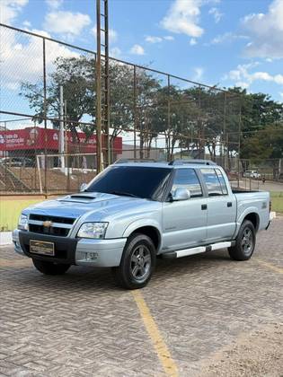 CHEVROLET S10 2.4 ADVANTAGE 4X2 CD 8V FLEX 4P MANUAL CHEVROLET S10 2.4 ADVANTAGE 4X2 CD 8V FLEX 4P MANUAL